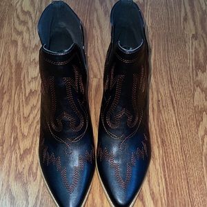NWOT Western cowgirl booties